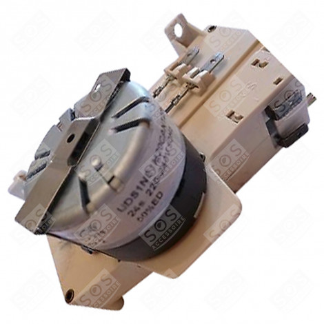 ENTRAINEMENT FOUR, CUISINIÈRE - 491615