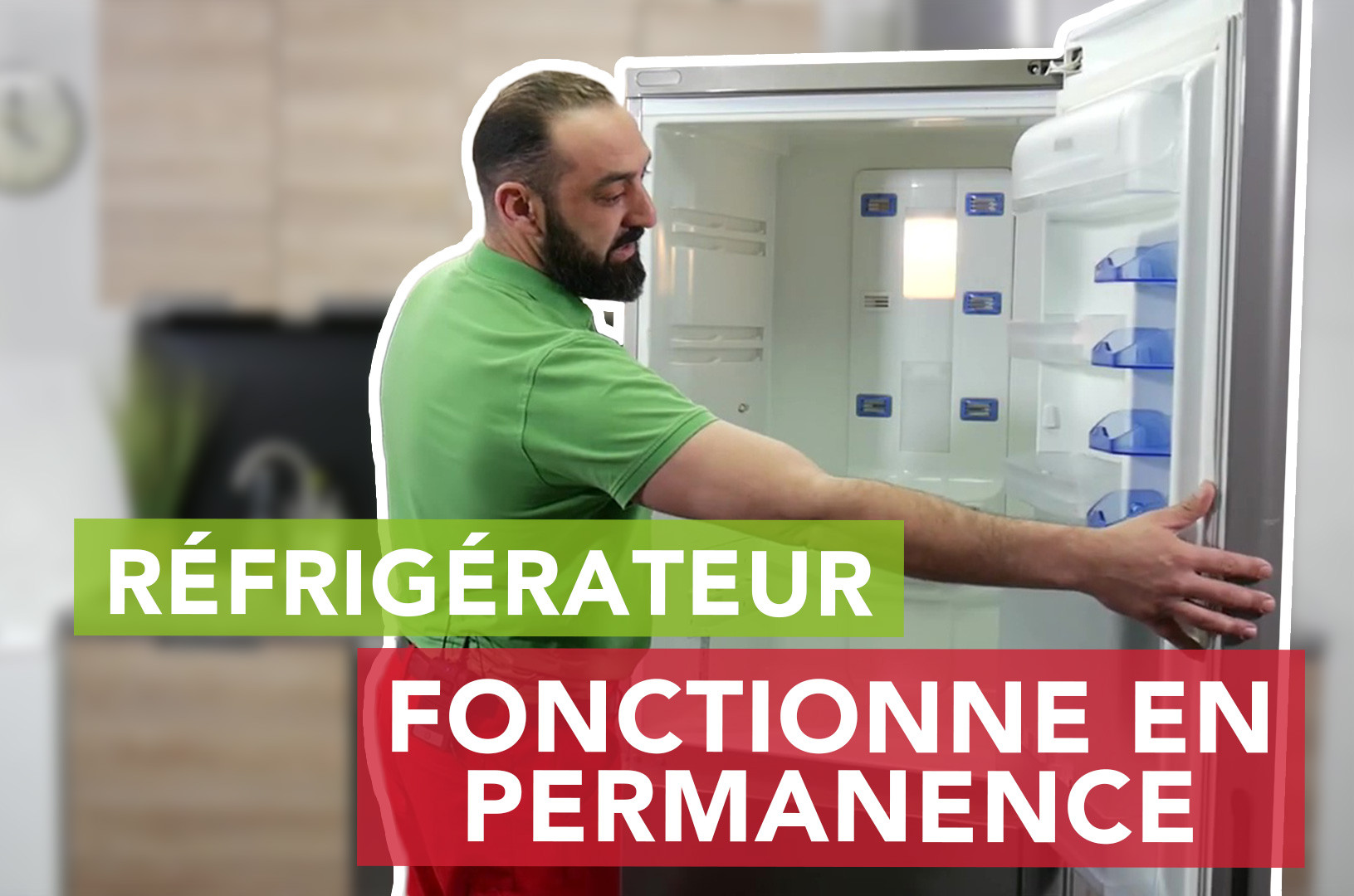 Frigo Rose Vide à L'intérieur. Réfrigérateur Avec étagères En